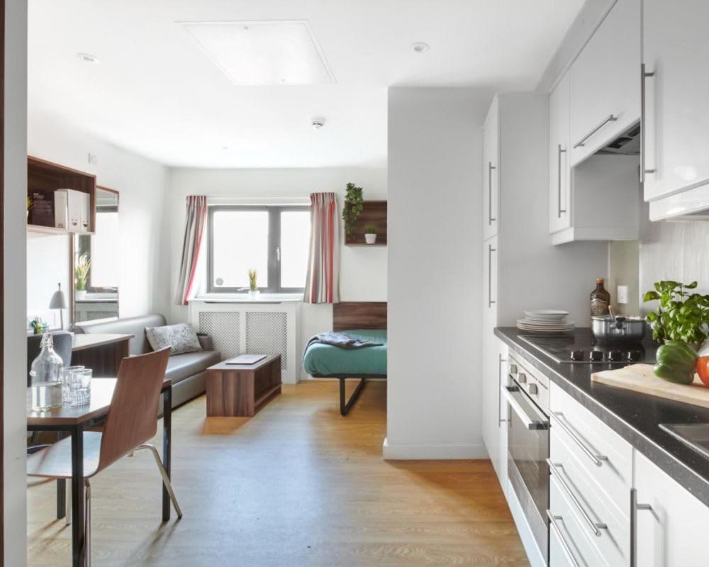 Zeni Central Exeter Studios المظهر الخارجي الصورة